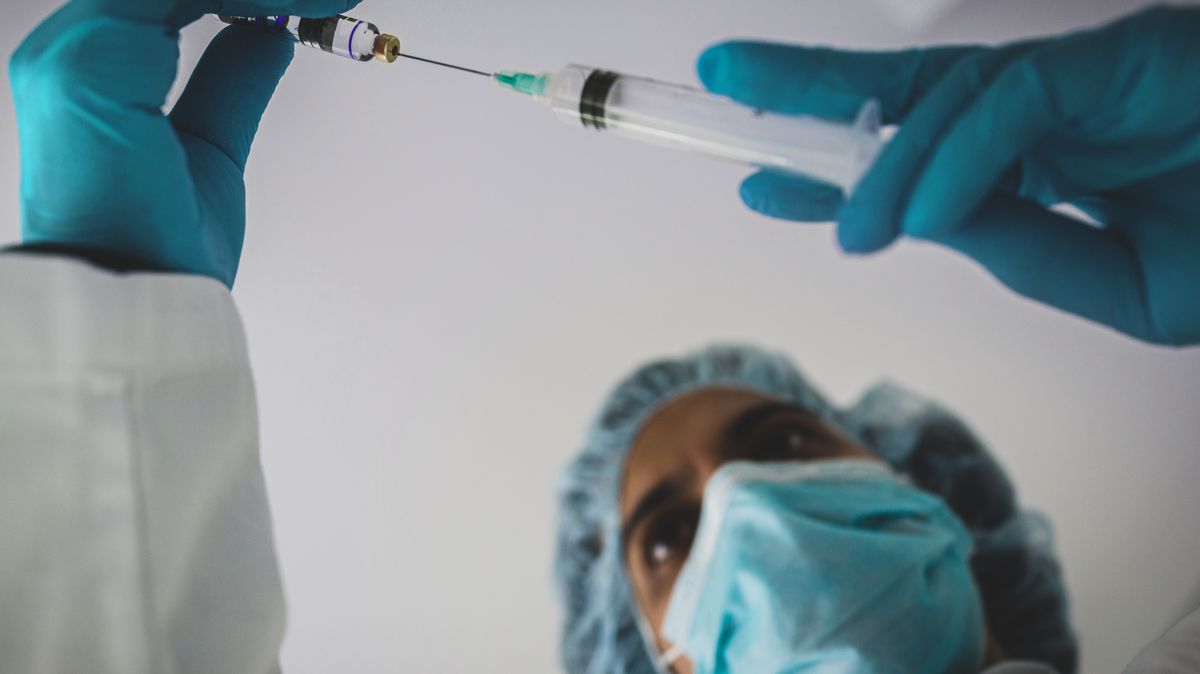 AstraZeneca v Itálii ukrývala 29 milionů dávek vakcíny